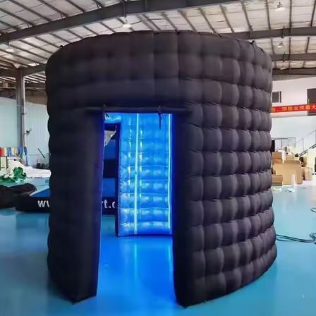 Inflatable structure for 360 photobooth